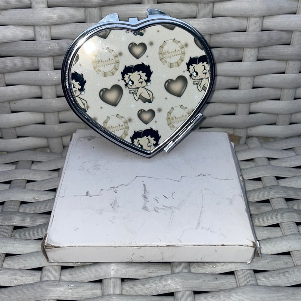 NIB- Betty Boop Heart Shaped Compact Double Mirror